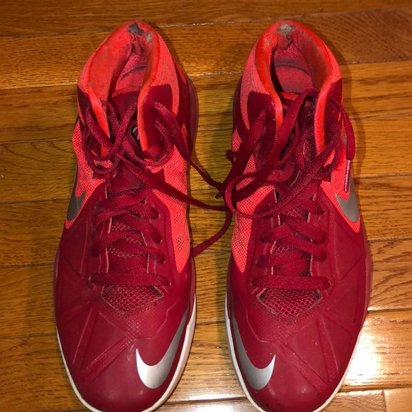 Red Nike high top basketball shoes - Picture 2 of 4